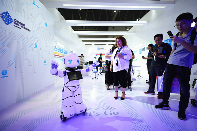 AI教育成新宠 CANBOT机器人 人工智能实验室脱颖而出